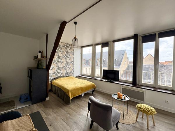 STUDIO MEUBLE - PLATEAU - PROCHE MEDIATHEQUE Poitiers (86000)