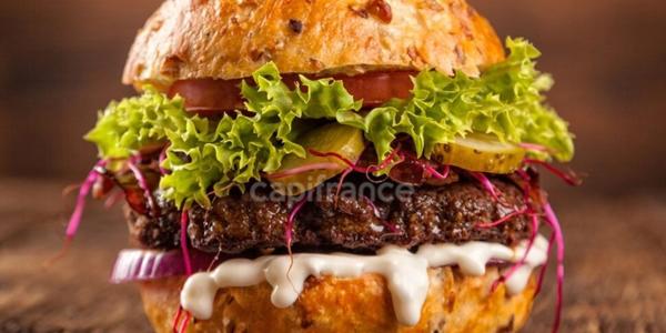 Limite LILLE (59) - Très belle friterie sur emplacement n°1 avec terrasse