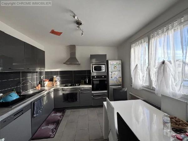 Vente                                                      Maison
                        
                     9 pièces                      151 m2                     à Marmande