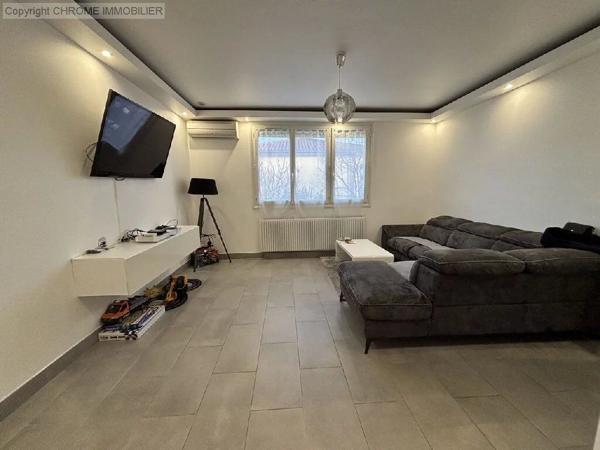 Vente                                                      Maison
                        
                     9 pièces                      151 m2                     à Marmande