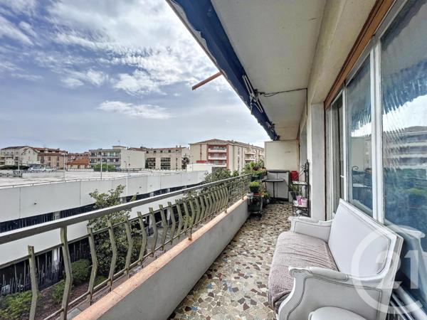 Appartement T3 à vendre  3 pièces - 52,83 m2 ST RAPHAEL - 83