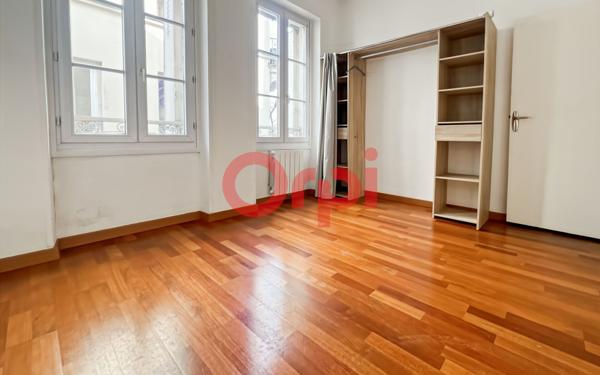 Appartement à vendre    2 pièces • 32 m2 Paris 11