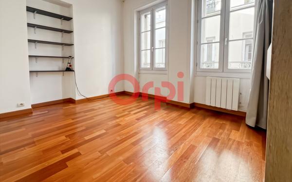 Appartement à vendre    2 pièces • 32 m2 Paris 11