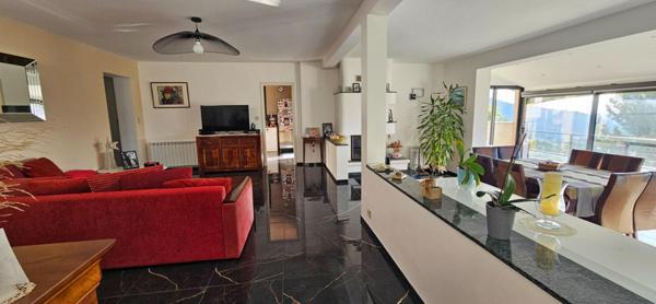 VILLA -TOULON- Les 4 Chemins des Routes