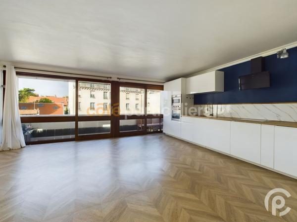 Vente
                Maison131 m² - 7 Pièces -
                    CLAMART (92140)