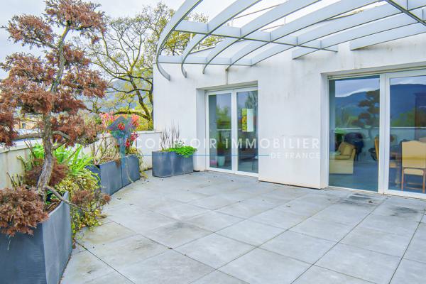 Appartement
                                                                                                                                                                                                                                                                                                                        4 pièce(s)                                                                                                                                                                                                          3 chambre(s)                                                                                                                                                                                                          125.78  m²