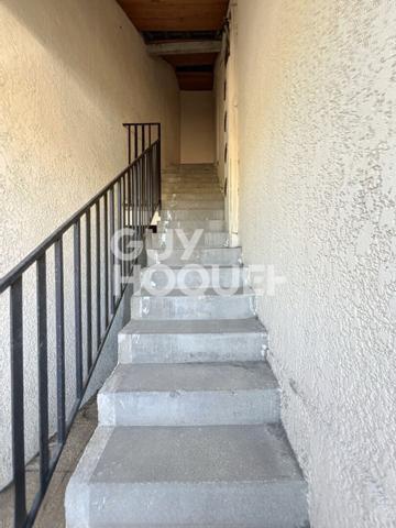 Maison Stains 8 pièce(s)