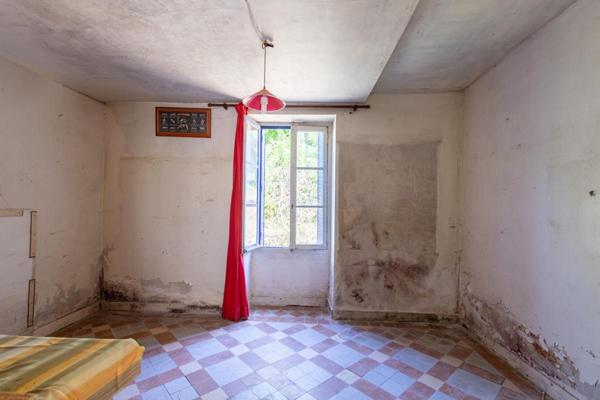 Corps de ferme à rénover - Guerville centre-village