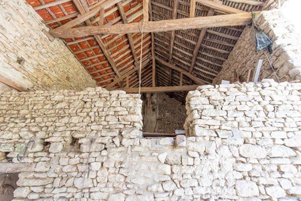 Corps de ferme à rénover - Guerville centre-village