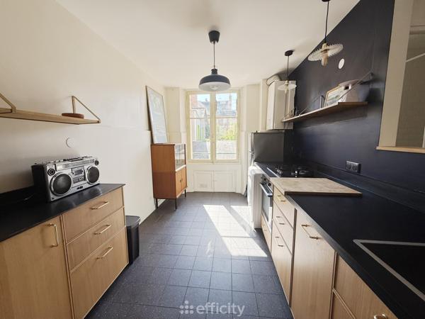 Appartement
         3 pièces
        - 64 m² 248 500 € *