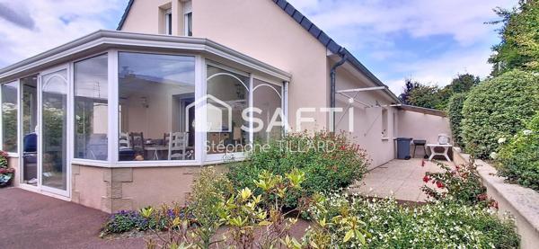 Maison familiale pleine de charme, à toute proximité du canal, à deux pas de Caen et des plages.