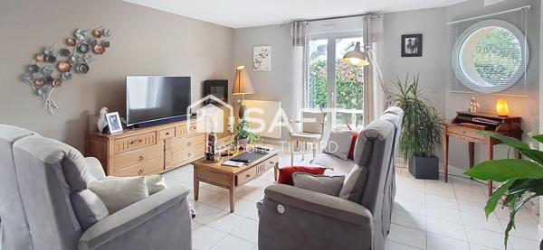 Maison familiale pleine de charme, à toute proximité du canal, à deux pas de Caen et des plages.