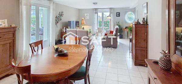 Maison familiale pleine de charme, à toute proximité du canal, à deux pas de Caen et des plages.