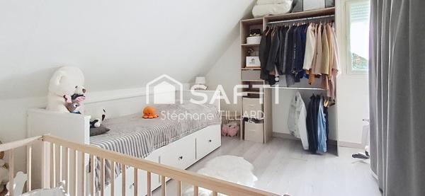 Maison familiale pleine de charme, à toute proximité du canal, à deux pas de Caen et des plages.