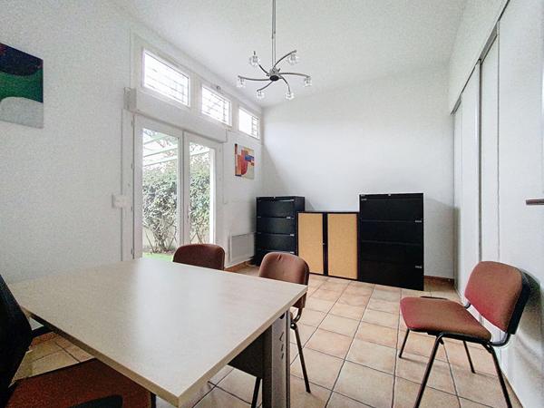 Location bureau Saint-Chamas - 22 m² - 550 €/mois