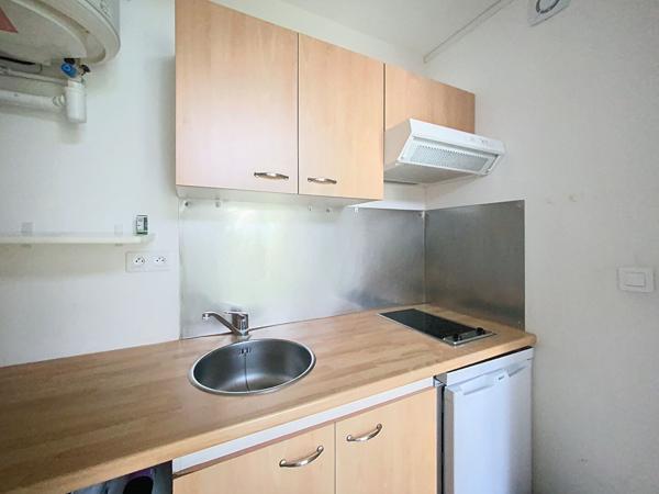 Location bureau Saint-Chamas - 22 m² - 550 €/mois