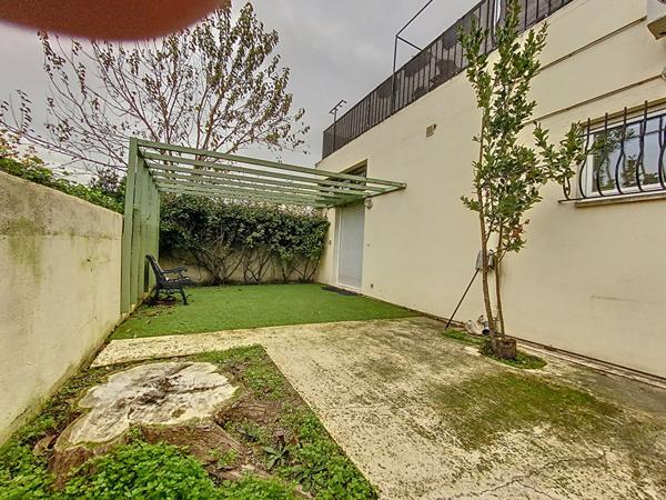 Location bureau Saint-Chamas - 22 m² - 550 €/mois