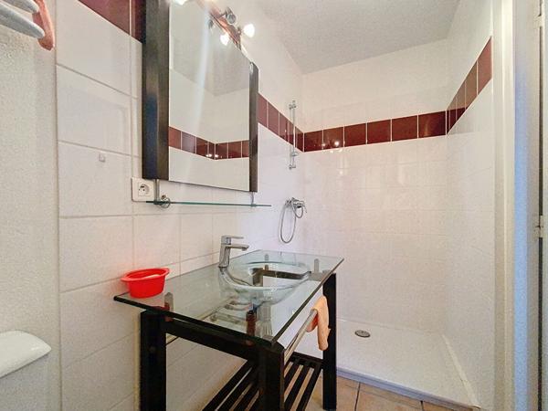 Location bureau Saint-Chamas - 22 m² - 550 €/mois