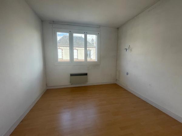 LOCAL ET APPARTEMENT à vendre proche de CHARTRES (28)
