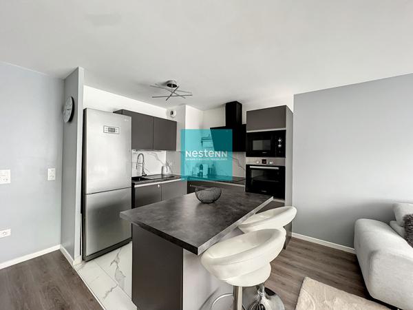 Uniquement chez NESTENN FRANCONVILLE ! Superbe appartement 3 Pièces Exposé Sud dans une Résidence de Standing. Balcon et place de parking en sous-sol. Quartier Jean Monnet.