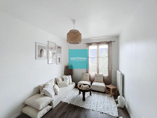 Uniquement chez NESTENN FRANCONVILLE ! Superbe appartement 3 Pièces Exposé Sud dans une Résidence de Standing. Balcon et place de parking en sous-sol. Quartier Jean Monnet.
