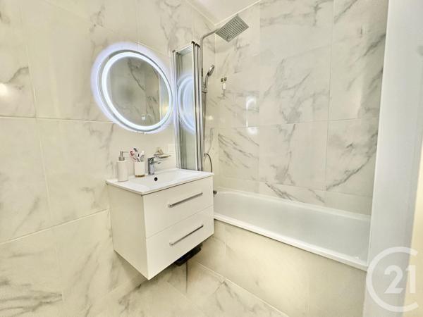 Appartement T4 à vendre  4 pièces - 74,35 m2 LA TOUR DU PIN - 38