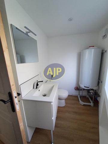 Appartement à louer Pontivy : 2 pièces, 33m² avec 1 chambre(s) à 650€ - AJP Immobilier Pontivy