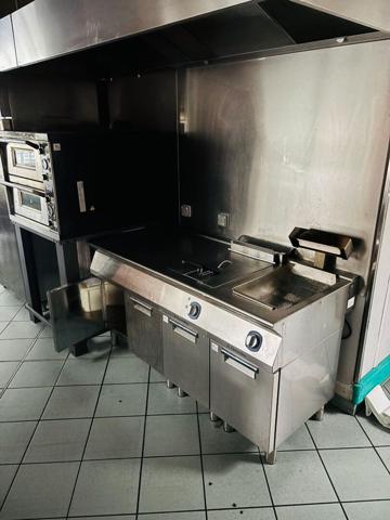 Local à usage de restauration 700 m2