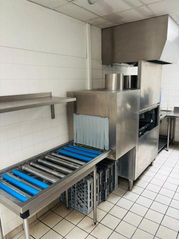 Local à usage de restauration 700 m2