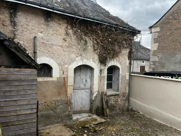 Maison ancienne en pierre à rénover – Fort potentiel – Centre d’Artannes-sur-Indre (37)