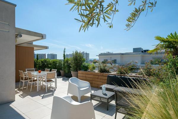 Lyon 4 - Hénon - Maison sur le toit - 149,17m² - 4 CH - Terrasse 190m²