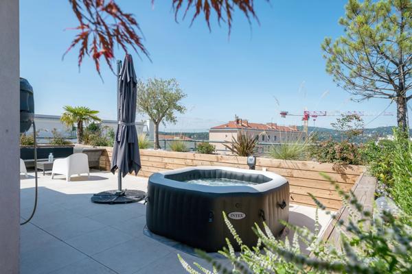 Lyon 4 - Hénon - Maison sur le toit - 149,17m² - 4 CH - Terrasse 190m²