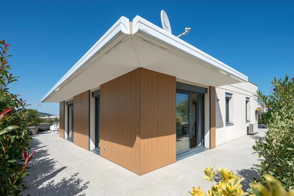Lyon 4 - Hénon - Maison sur le toit - 149,17m² - 4 CH - Terrasse 190m²