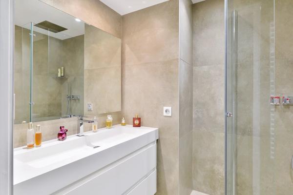 Lyon 4 - Hénon - Maison sur le toit - 149,17m² - 4 CH - Terrasse 190m²