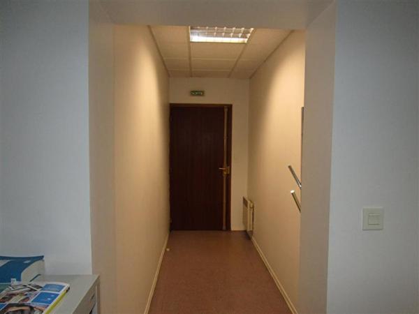 A louer Local commercial ou professionnel Mont De Marsan  stationnement, 3 bureaux, balcon