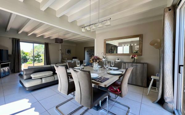 Maison à vendre    7 pièces • 142 m2 Lentilly