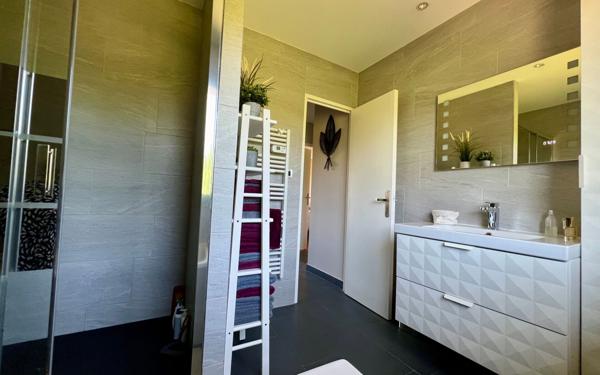 Maison à vendre    7 pièces • 142 m2 Lentilly