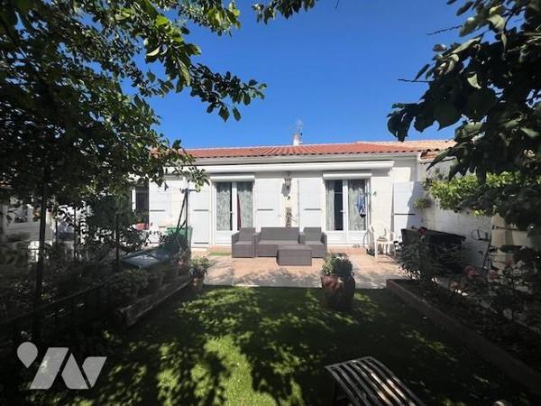 MAISON DE VILLE 2 CHAMBRES JARDIN GARAGE