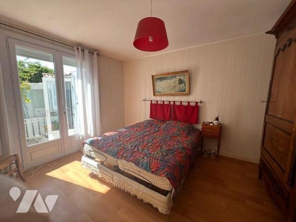 MAISON DE VILLE 2 CHAMBRES JARDIN GARAGE