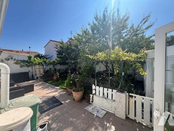 MAISON DE VILLE 2 CHAMBRES JARDIN GARAGE