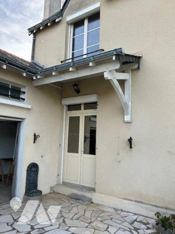 MAISON A VENDRE BAUGE EN ANJOU
Commerces, écoles, services...
Ravissante maison située centre...