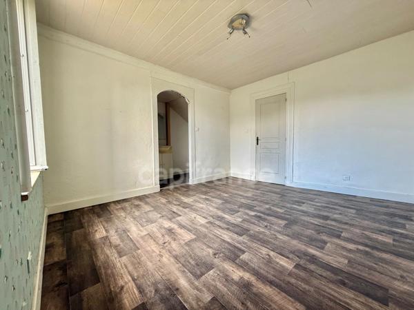 MAISON DE 80 M², TERRAIN CLOS DE 670 M², TERRASSE DE 35 M², 3 CHAMBRES ET 3 GARAGES