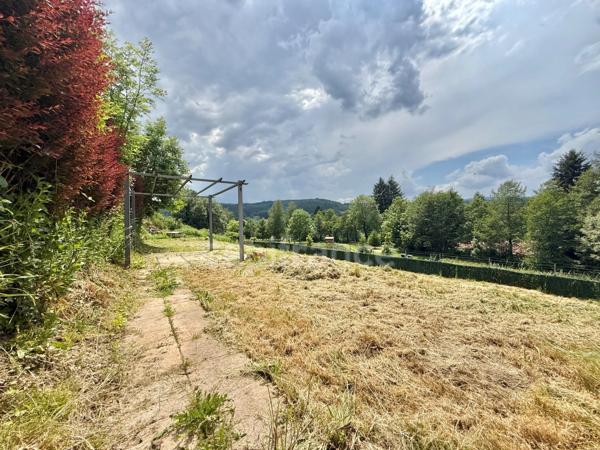 MAISON DE 80 M², TERRAIN CLOS DE 670 M², TERRASSE DE 35 M², 3 CHAMBRES ET 3 GARAGES