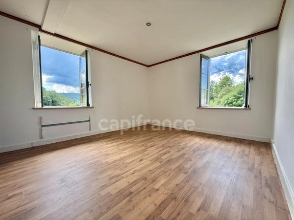 MAISON DE 80 M², TERRAIN CLOS DE 670 M², TERRASSE DE 35 M², 3 CHAMBRES ET 3 GARAGES