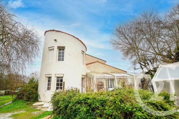 Maison à vendre  8 pièces - 181 m2 MEDIS - 17