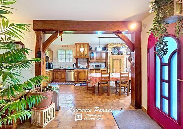 Élégante propriété de style périgourdin au coeur d'un parc arboré, triple garage puits dependance