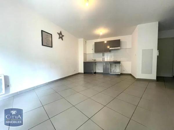 Appartement à louer 2 pièces 39.98m² Villeneuve-lès-Avignon (30400)