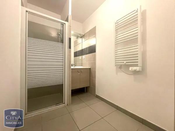 Appartement à louer 2 pièces 39.98m² Villeneuve-lès-Avignon (30400)