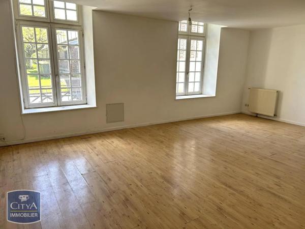 Appartement à louer 3 pièces 105.4m² La Fère (02800)