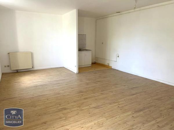 Appartement à louer 3 pièces 105.4m² La Fère (02800)